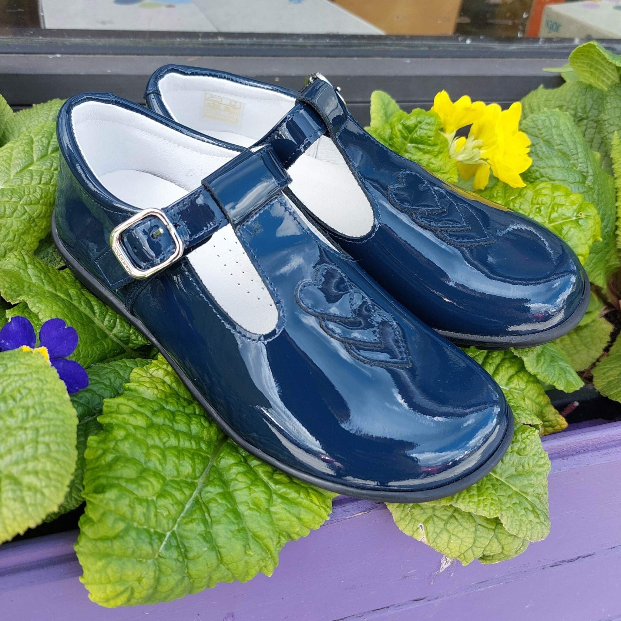 Andanines 212592 Navy Patent School Shoe – Susie Sam children's