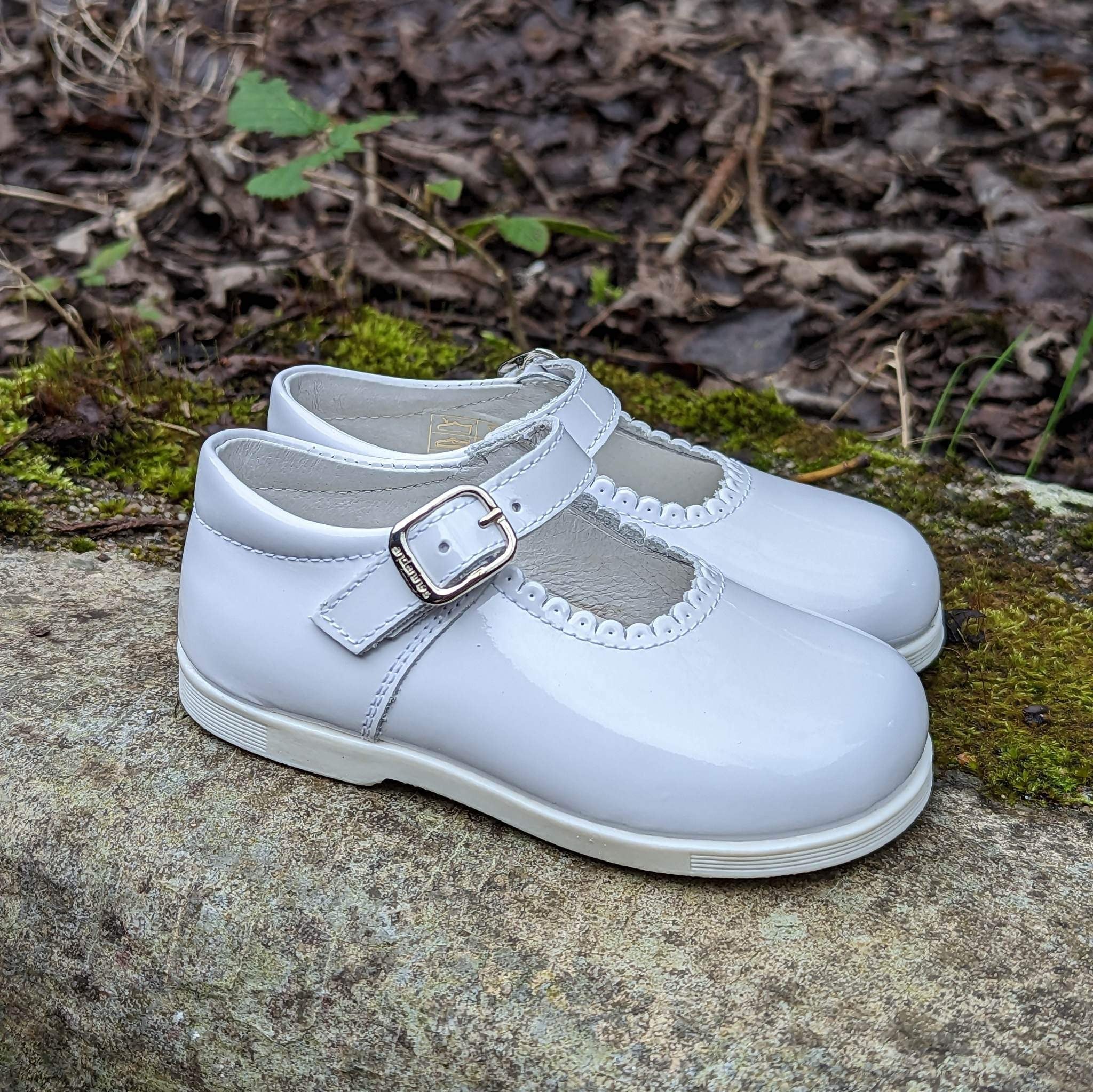 Andanines Y97401 White Patent Shoe – Susie Sam children's shoe shop