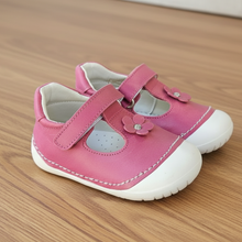 Load image into Gallery viewer, Andanines 211113 Fuchsia Leather Pre-Walker
