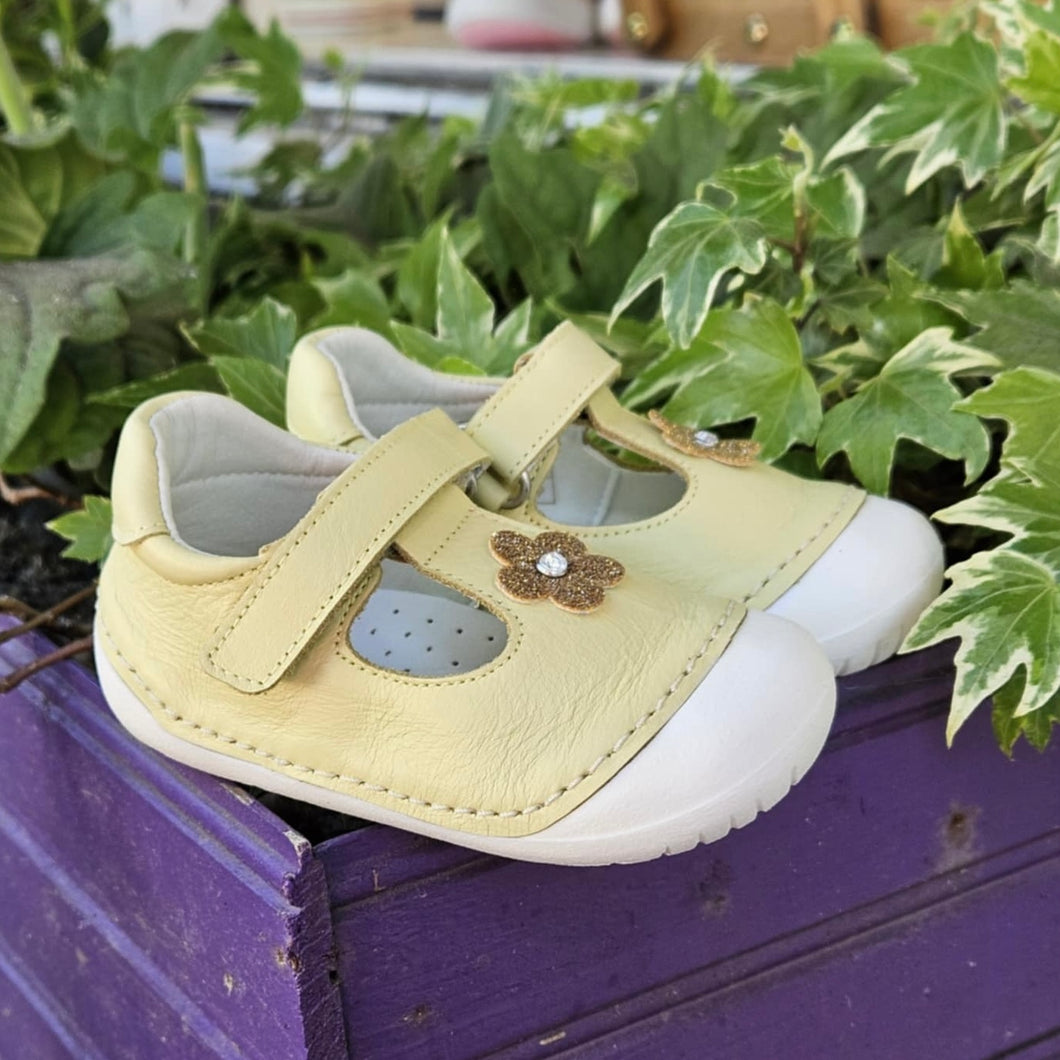 Andanines Yellow Leather Pre-Walker 211113