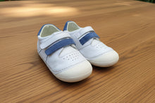 Load image into Gallery viewer, Andanines 201189 White/Navy Leather Pre-Walker
