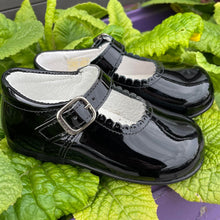 Load image into Gallery viewer, Andanines 152803 Black Patent
