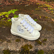 Load image into Gallery viewer, Andanines 262462-5 Pearlescent White Boot
