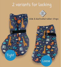 Load image into Gallery viewer, Heckbo Rain Socks Navy Jungle
