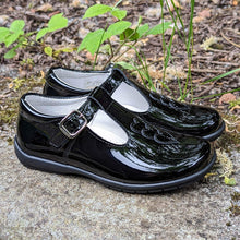 Load image into Gallery viewer, Andanines 212592 Black Patent School Shoe
